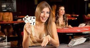 Nuansa meja kartu blackjack dewasa